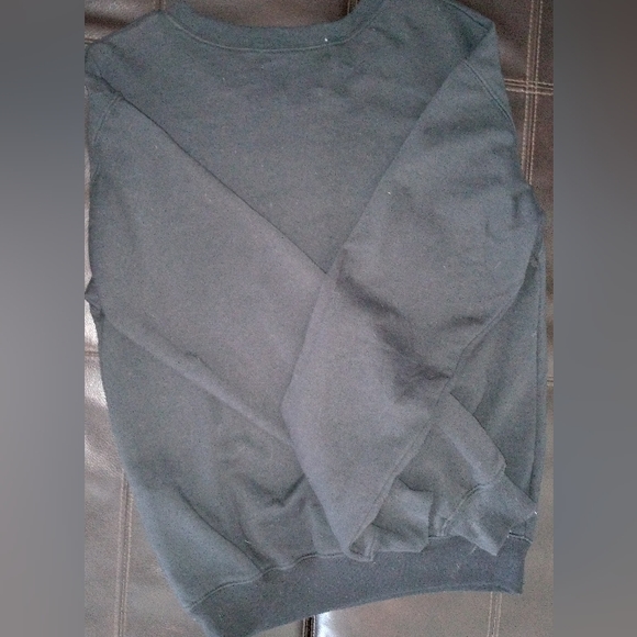 Holiday sweater - Picture 2 of 2